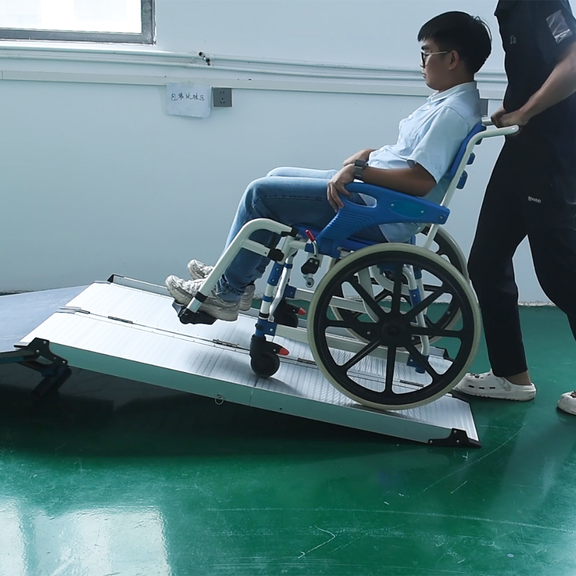 KDB439 Folding Aluminum Wheelchair Ramp | OEM Factory - Image 2
